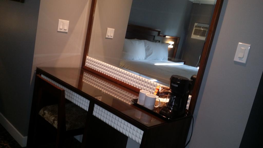 The Deluxe Hotel Vancouver Pokój zdjęcie