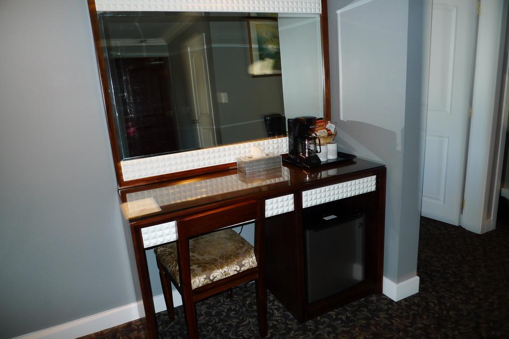The Deluxe Hotel Vancouver Zewnętrze zdjęcie
