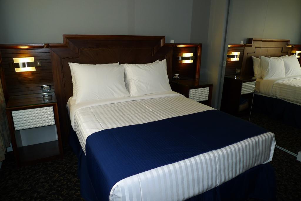 The Deluxe Hotel Vancouver Zewnętrze zdjęcie