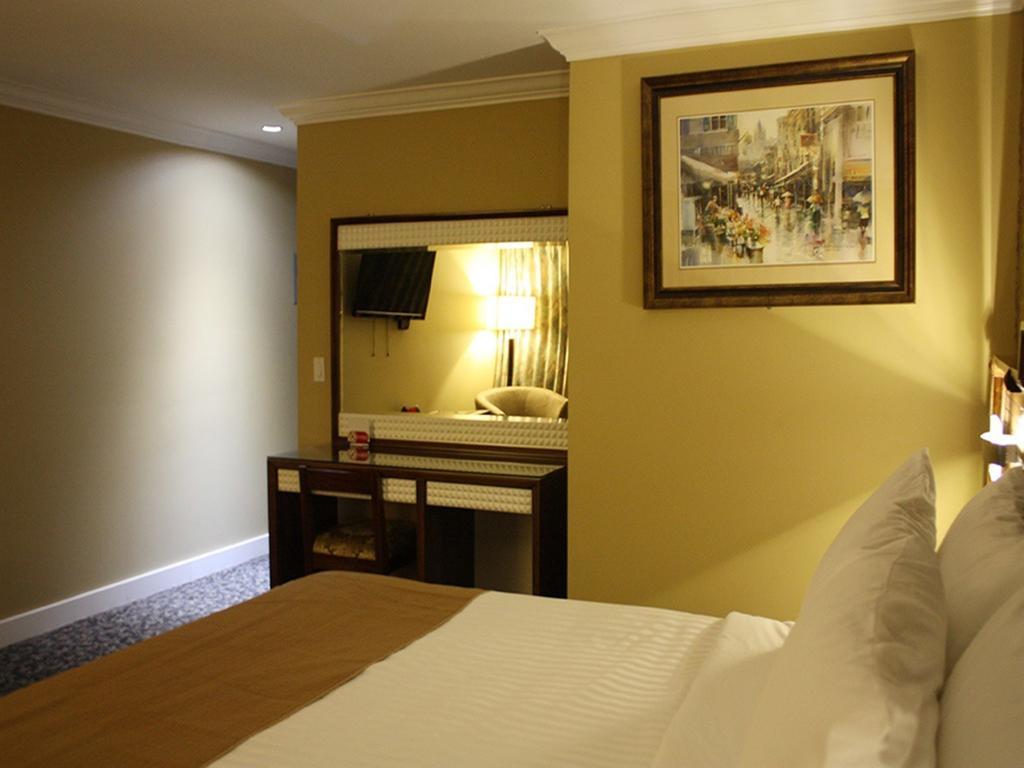 The Deluxe Hotel Vancouver Zewnętrze zdjęcie